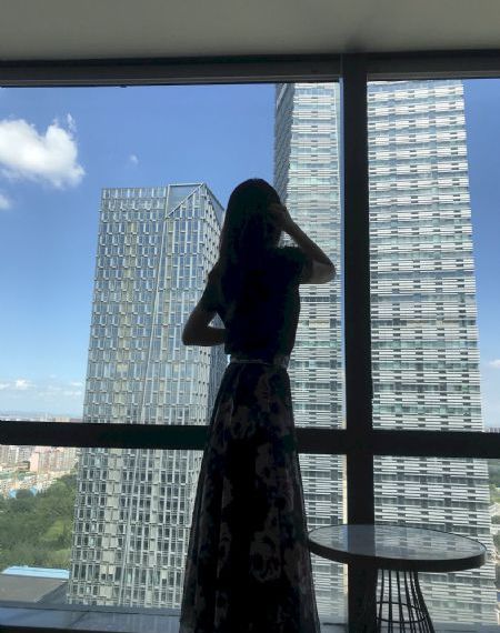 陌生人伸进内裤揉捏花蒂小说_BD韩语免费播放
