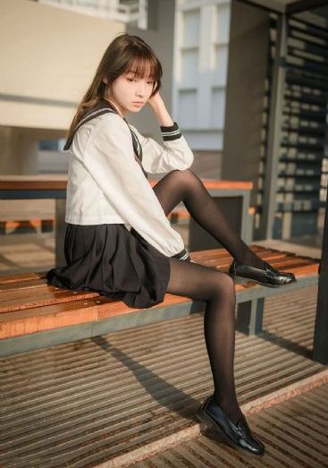 女仆乖乖掀裙子让主人玩视频_720免费高清观看