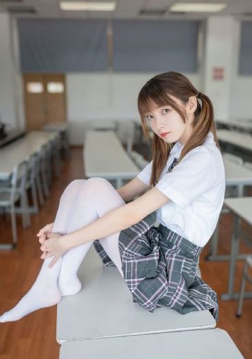 红衣少妇玩3p视频_超清免费观看最新