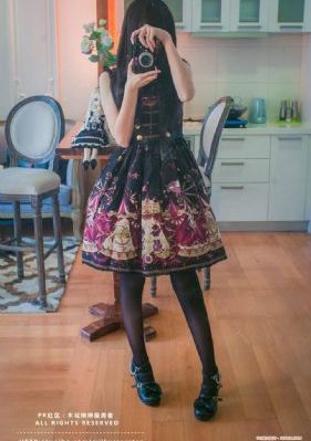日韩制服丝袜第一页_免费观看字幕